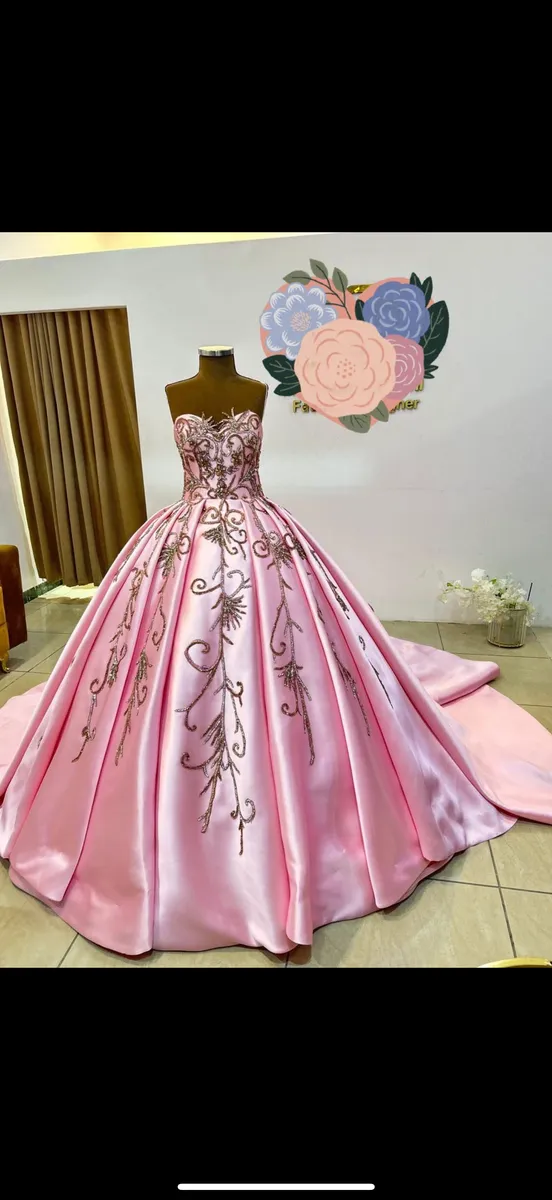 Custom Made — فستان محضر كريستال