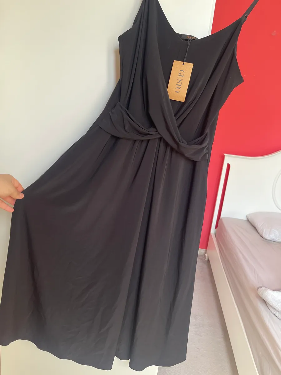 Other — فستان اسود بسيط من GUSTO مقاس M