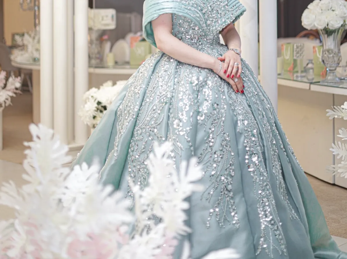 Custom Made — فستان محضر باللون التيفني