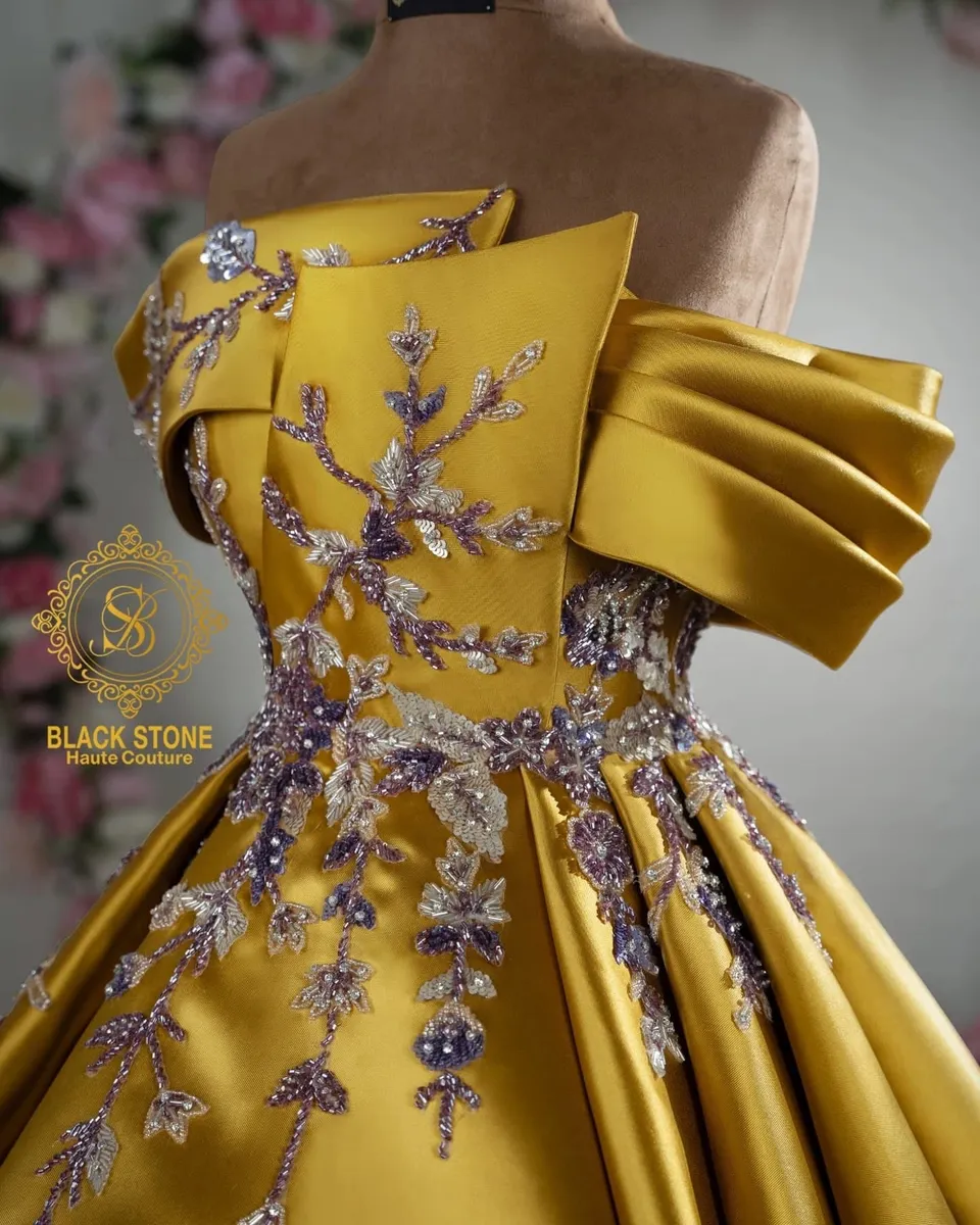 Other — فستان محضر بتصميم أنيق