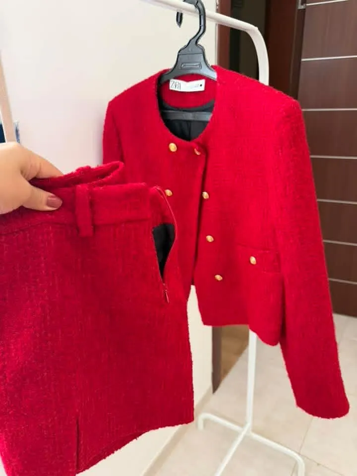 Zara — بدلة من ZARA مقاس38/40