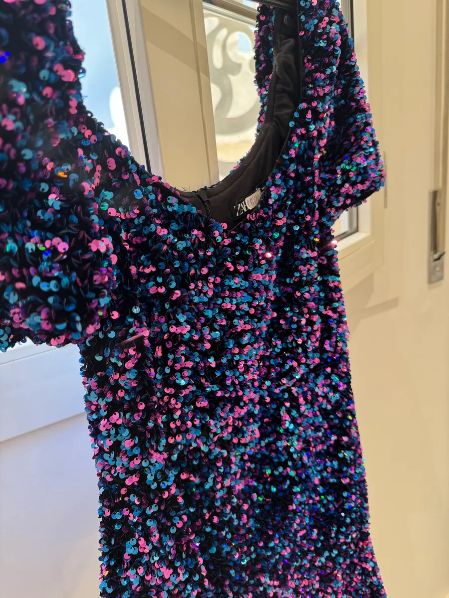 Zara — فستان من زارا قصير مقاس 36 -38