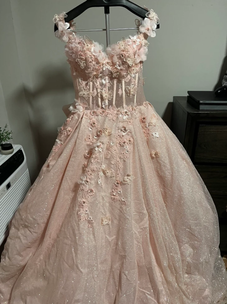 Sherri Hill — قفطان محضر جديد من شيري هل